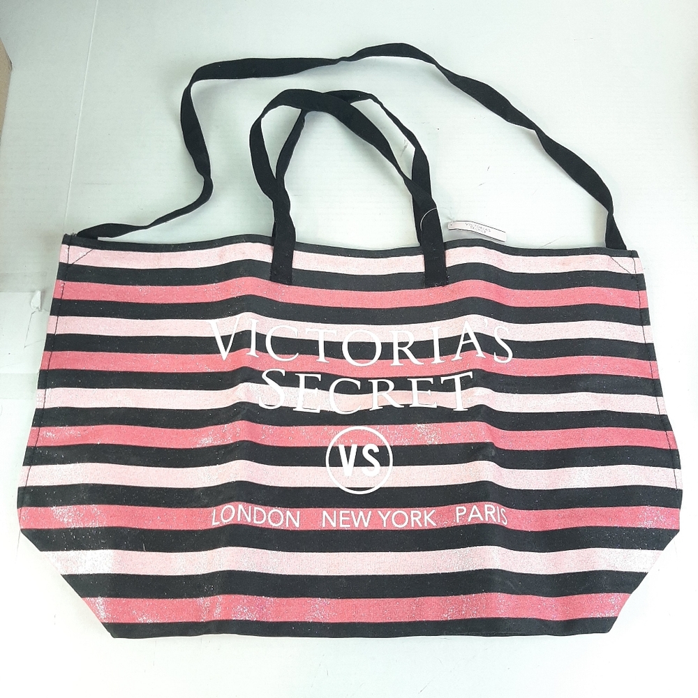 🛍NWT Victoria’s Secret Pink/Black Stripes Weekend Bag And Lot Of Gift Bags - Picture 2 of 8